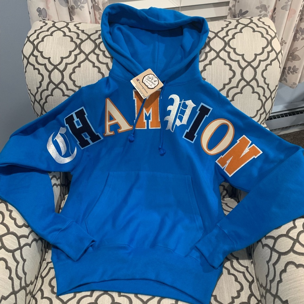Brand new with tags, Champion men’s hoodie size XS - Picture 2 of 5